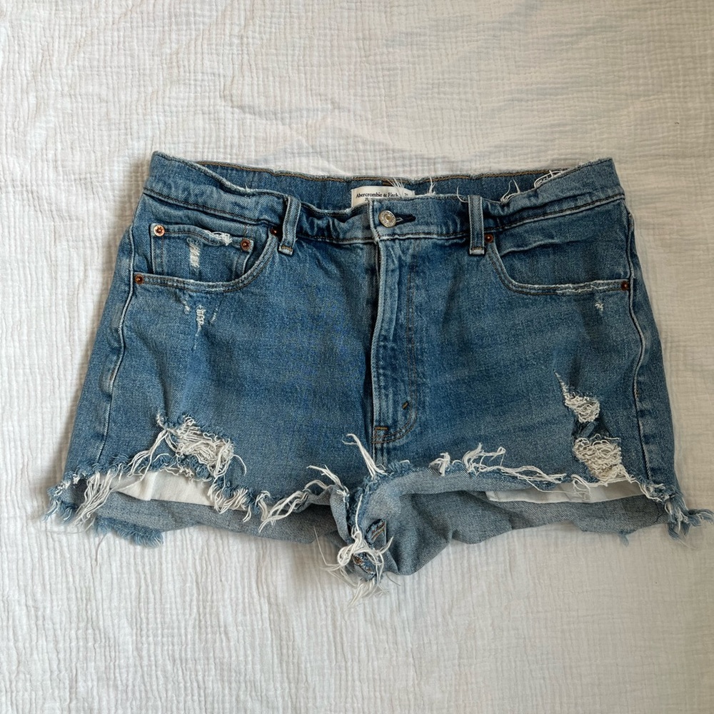 Abercrombie The Mom High Rise Short